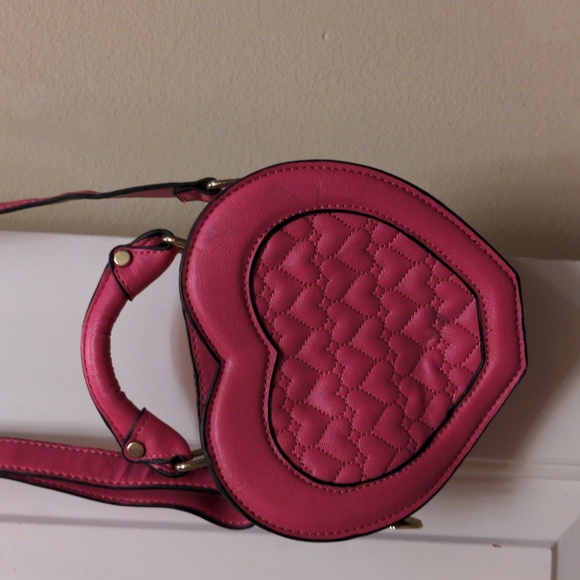 Betsey Johnson, Bags, Betsey Johnson Heart Shaped Bag